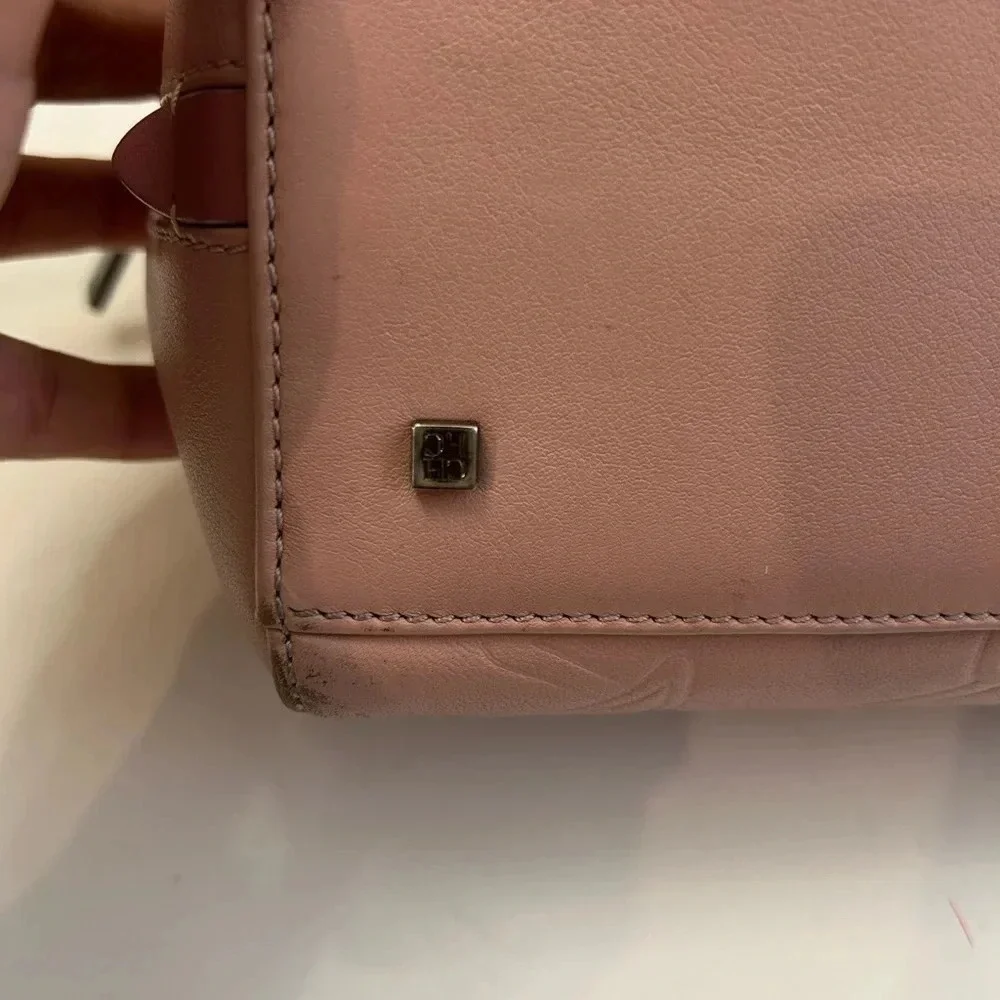 ! Carolina Herrera leather light pink Handbag - Picture 9 of 14